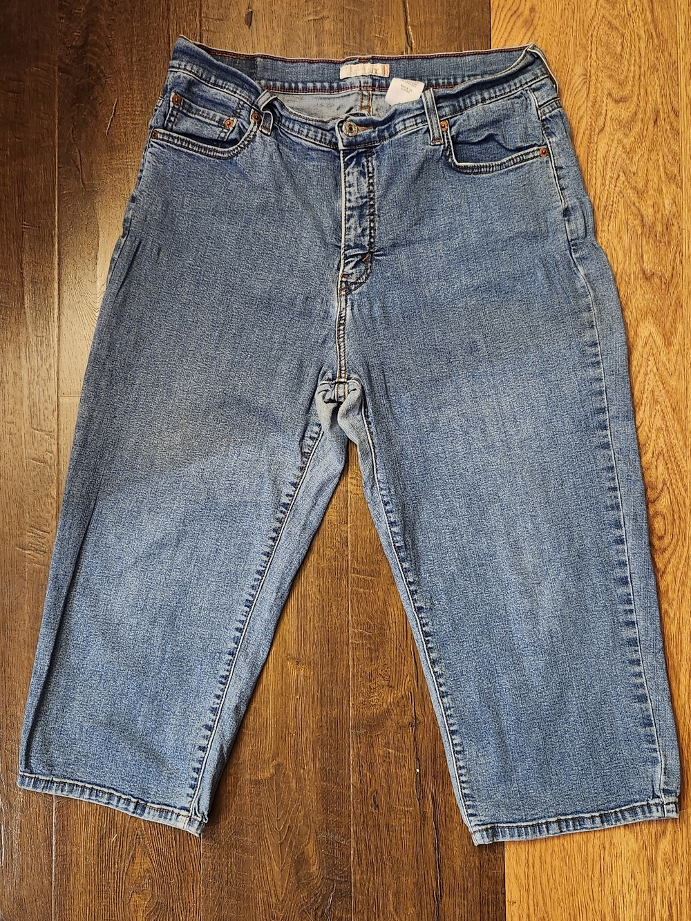 Levi's Women's Blue Denim Capri Pants